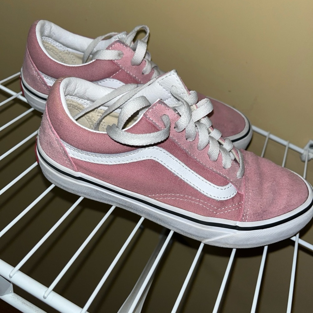 Vans 5.5W 4Y Classic Pink and White Sneakers